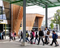 Foto: Kasper Dudzik. Kallhäll 20180517. SL Pendeltågsstation Kallhäll ritad av Henrik Rundquist arkitekter.